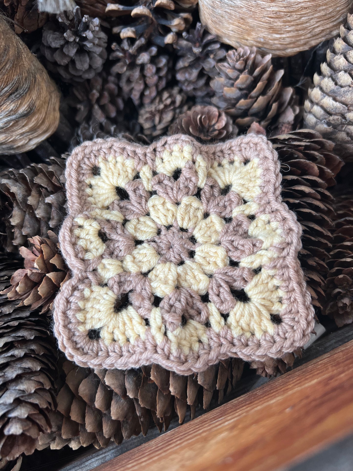 The Lila Flower Square - Pattern