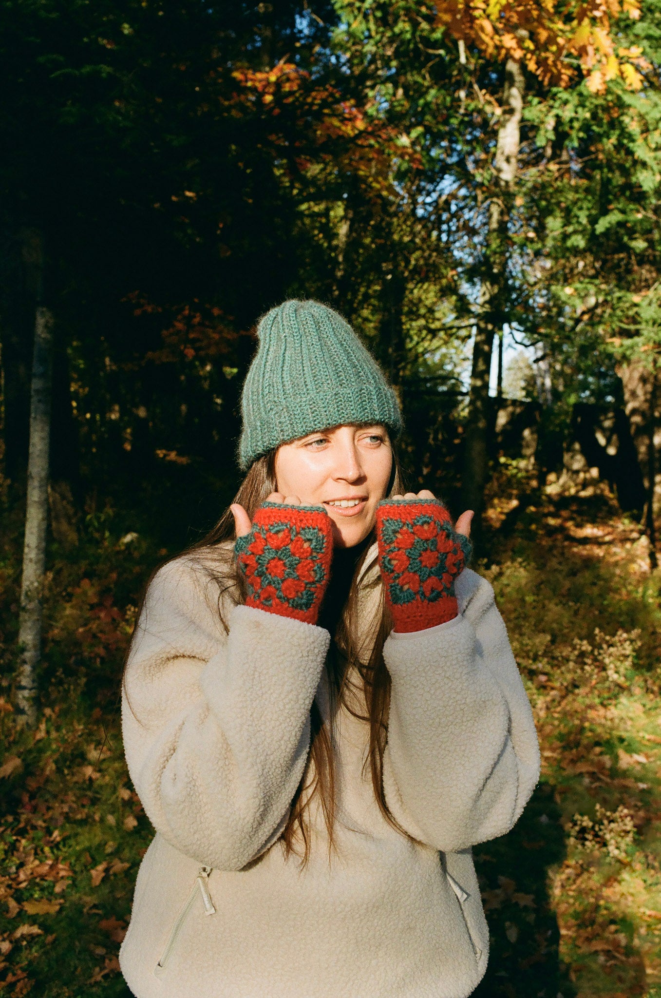 Cozy Flower Mitts Crochet Pattern – Beginner-Friendly, Customizable Fingerless Gloves with Ribbed Design